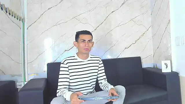 Golldens Dreamss online show from October 6, 2025, 7:44 pm