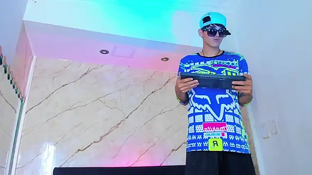 Golldens Dreamss online show from November 10, 2025, 12:26 pm