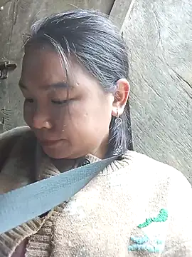 may-squirl online show from October 16, 2025, 12:55 am