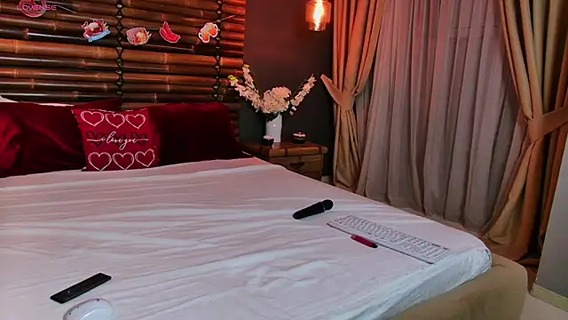 Snapshot of SandraSilver chatting on October 3, 2025, 6:49 pm SandraSilver online show from October 3, 2025, 6:49 pm