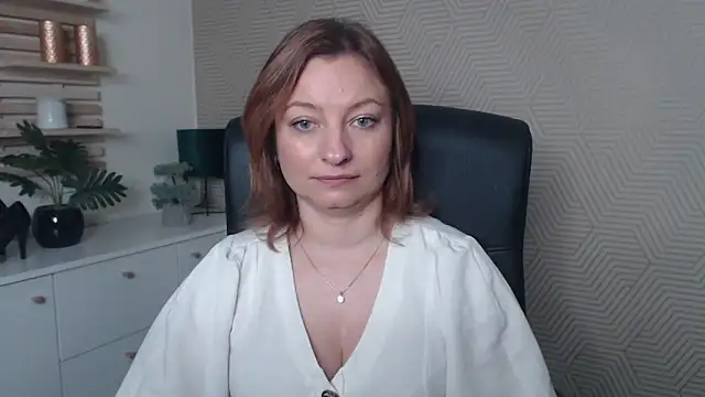 angelaSamt online show from November 7, 2025, 6:46 am