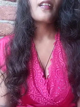 Snapshot of posewith chatting on September 15, 2025, 8:25 am posewith online show from September 15, 2025, 8:25 am
