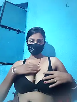 Snapshot of posewith chatting on September 17, 2025, 9:27 pm posewith online show from September 17, 2025, 9:27 pm