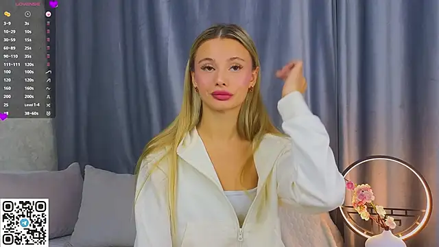 NaughtySeraphine online show from December 2, 2025, 6:08 am