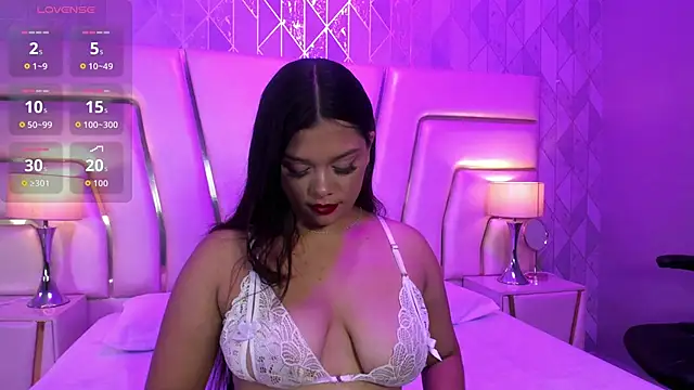 Snapshot of HatsaJones chatting on November 4, 2025, 3:49 am HatsaJones online show from November 4, 2025, 3:49 am