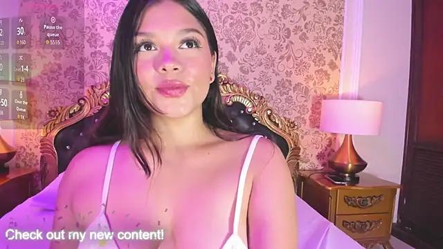 Snapshot of HatsaJones chatting on November 18, 2025, 3:56 am HatsaJones online show from November 18, 2025, 3:56 am