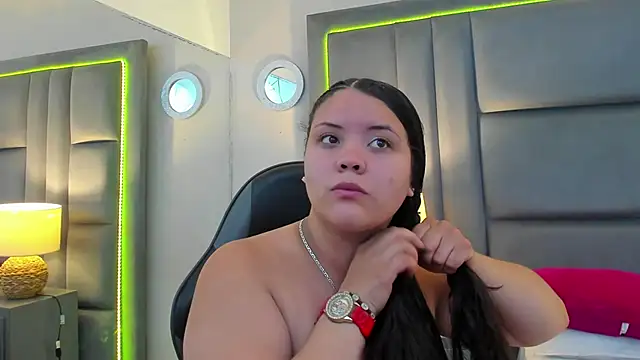 Snapshot of NahiaMonet chatting on November 25, 2025, 11:43 am NahiaMonet online show from November 25, 2025, 11:43 am