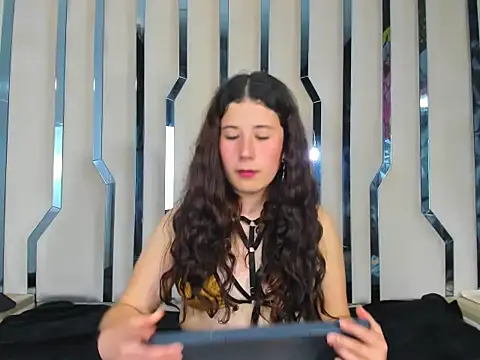 AuroraFishx69 online show from October 3, 2025, 7:44 pm