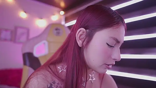 Snapshot of Rebecah_1 chatting on November 5, 2025, 1:55 pm Rebecah 1 online show from November 5, 2025, 1:55 pm