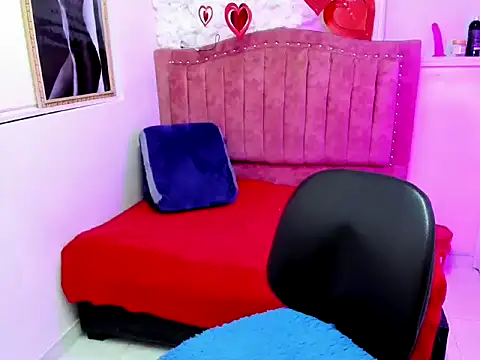 Snapshot of Britney_thx chatting on September 19, 2025, 10:32 pm Britney thx online show from September 19, 2025, 10:32 pm