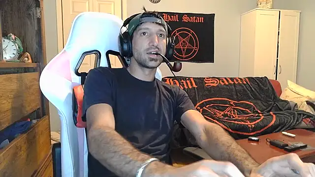 Snapshot of Ardokks chatting on October 28, 2025, 4:05 am Ardokks online show from October 28, 2025, 4:05 am