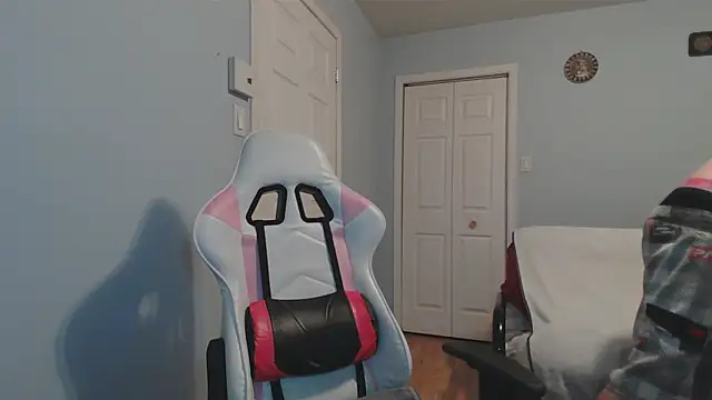 Snapshot of Ardokks chatting on December 14, 2025, 2:17 am Ardokks online show from December 14, 2025, 2:17 am