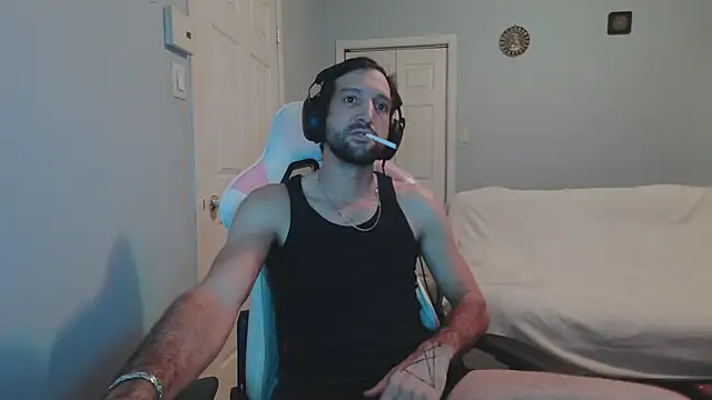 Snapshot of Ardokks chatting on December 17, 2025, 1:22 am Ardokks online show from December 17, 2025, 1:22 am