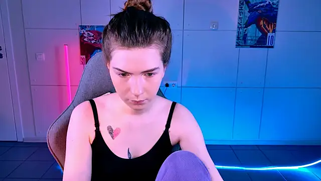 Snapshot of AliceCUNTach chatting on November 15, 2025, 5:05 am AliceCUNTach online show from November 15, 2025, 5:05 am