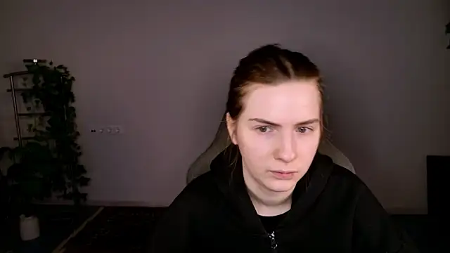 Snapshot of AliceCUNTach chatting on December 5, 2025, 5:16 am AliceCUNTach online show from December 5, 2025, 5:16 am