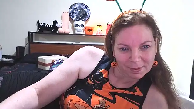 Snapshot of aussiepeaches chatting on October 29, 2025, 10:33 pm aussiepeaches online show from October 29, 2025, 10:33 pm