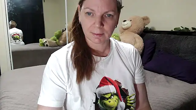 Snapshot of aussiepeaches chatting on December 2, 2025, 11:04 am aussiepeaches online show from December 2, 2025, 11:04 am