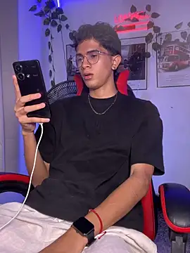 Snapshot of rickyvalentino chatting on September 19, 2025, 2:46 am rickyvalentino online show from September 19, 2025, 2:46 am