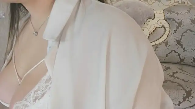 Snapshot of loveame chatting on November 10, 2025, 4:17 pm loveame online show from November 10, 2025, 4:17 pm