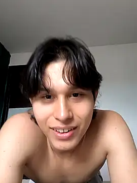 Snapshot of TeddyBear_07 chatting on September 20, 2025, 8:32 pm TeddyBear 07 online show from September 20, 2025, 8:32 pm