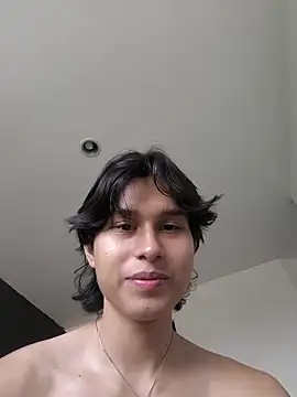 Snapshot of TeddyBear_07 chatting on October 15, 2025, 2:06 pm TeddyBear 07 online show from October 15, 2025, 2:06 pm