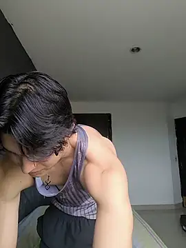 Snapshot of TeddyBear_07 chatting on October 31, 2025, 12:50 pm TeddyBear 07 online show from October 31, 2025, 12:50 pm