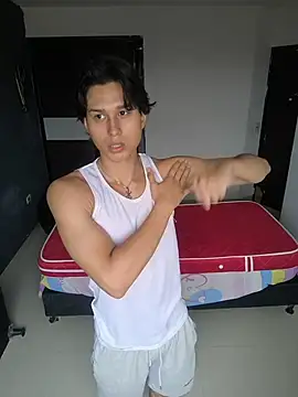 Snapshot of TeddyBear_07 chatting on December 1, 2025, 12:21 pm TeddyBear 07 online show from December 1, 2025, 12:21 pm