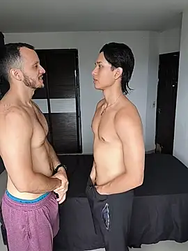 Snapshot of TeddyBear_07 chatting on December 2, 2025, 12:32 pm TeddyBear 07 online show from December 2, 2025, 12:32 pm