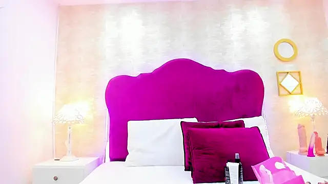 Sweet Lucianaa online show from December 17, 2025, 5:52 pm