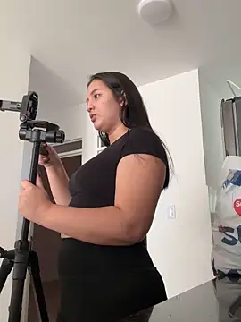 Angeldusttt online show from November 20, 2025, 5:12 pm