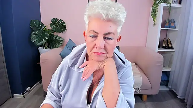 HotandMature online show from September 29, 2025, 8:08 am