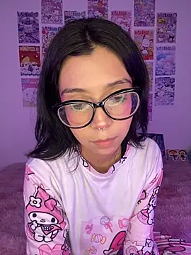 Snapshot of Valen-Foxx chatting on October 23, 2025, 5:29 am Valen-Foxx online show from October 23, 2025, 5:29 am