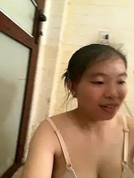 viluna online show from October 13, 2025, 5:07 am