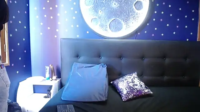 Snapshot of Olivia11_ chatting on September 12, 2025, 1:00 pm Olivia11 online show from September 12, 2025, 1:00 pm