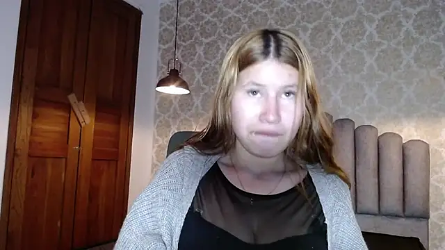 Snapshot of Olivia11_ chatting on October 5, 2025, 11:30 am Olivia11 online show from October 5, 2025, 11:30 am