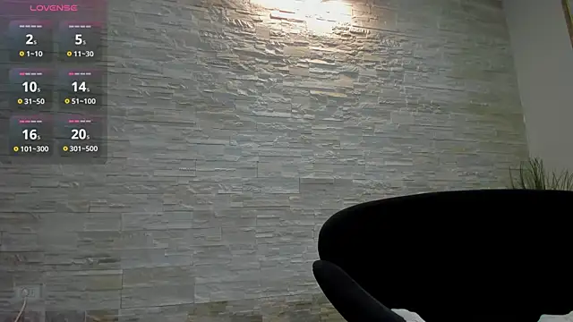 Jelly Bee online show from October 10, 2025, 8:08 pm