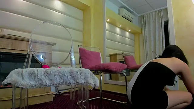 Jelly Bee online show from October 24, 2025, 7:32 pm