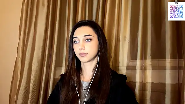 Snapshot of LinaMour chatting on November 8, 2025, 10:08 pm LinaMour online show from November 8, 2025, 10:08 pm