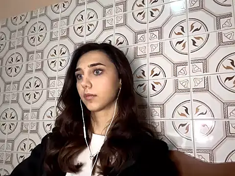 Snapshot of LinaMour chatting on November 9, 2025, 10:19 pm LinaMour online show from November 9, 2025, 10:19 pm