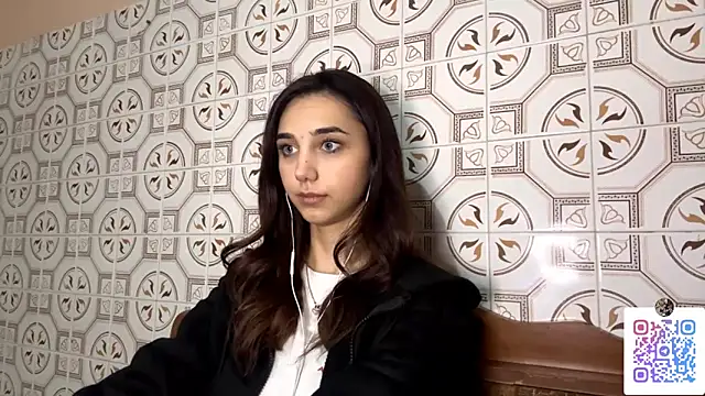 Snapshot of LinaMour chatting on November 10, 2025, 11:15 pm LinaMour online show from November 10, 2025, 11:15 pm