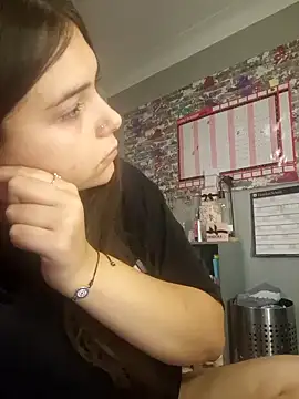 KatieLace online show from September 14, 2025, 8:52 pm