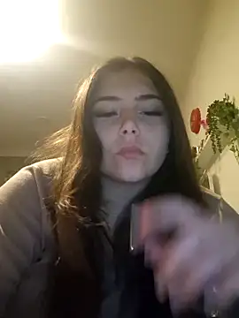 KatieLace online show from September 25, 2025, 8:45 pm