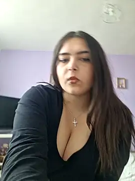 KatieLace online show from October 5, 2025, 3:10 pm