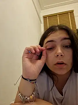 KatieLace online show from October 14, 2025, 8:09 pm