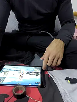 yazinyazin1 online show from November 22, 2025, 7:46 pm