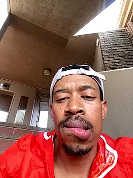 fitsexyman online show from September 13, 2025, 1:22 pm