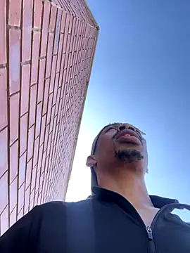 fitsexyman online show from September 18, 2025, 12:18 pm