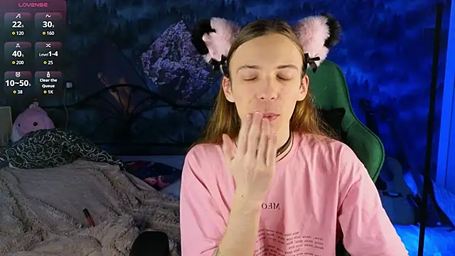 Snapshot of artass2 chatting on November 13, 2025, 2:10 am artass2 online show from November 13, 2025, 2:10 am