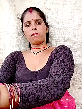 Snapshot of Manvi_tyagi chatting on September 14, 2025, 8:13 am Manvi tyagi online show from September 14, 2025, 8:13 am