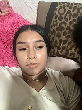 yurileth online show from October 26, 2025, 7:47 am